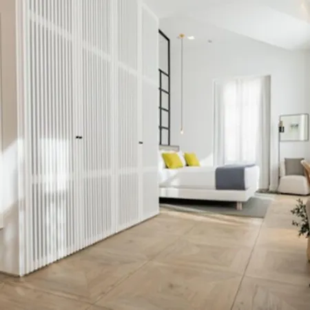 Myr Marques House